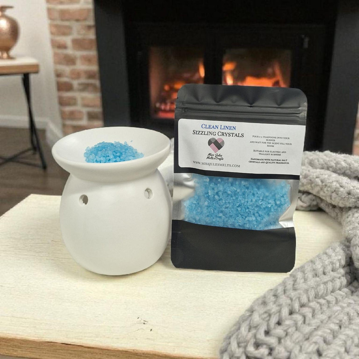 Clean Linen scented crystals for home fragrance by Miss Jules Melts & Crafts.